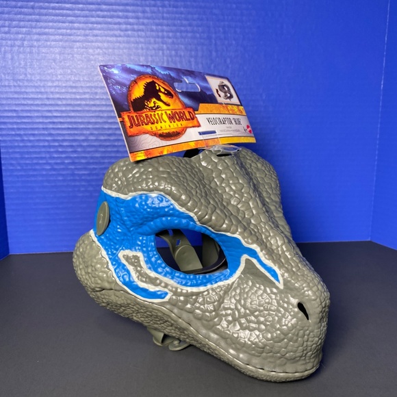 Jurassic World Dominion Velociraptor "Blue" Mask with moving jaw. - Picture 1 of 6